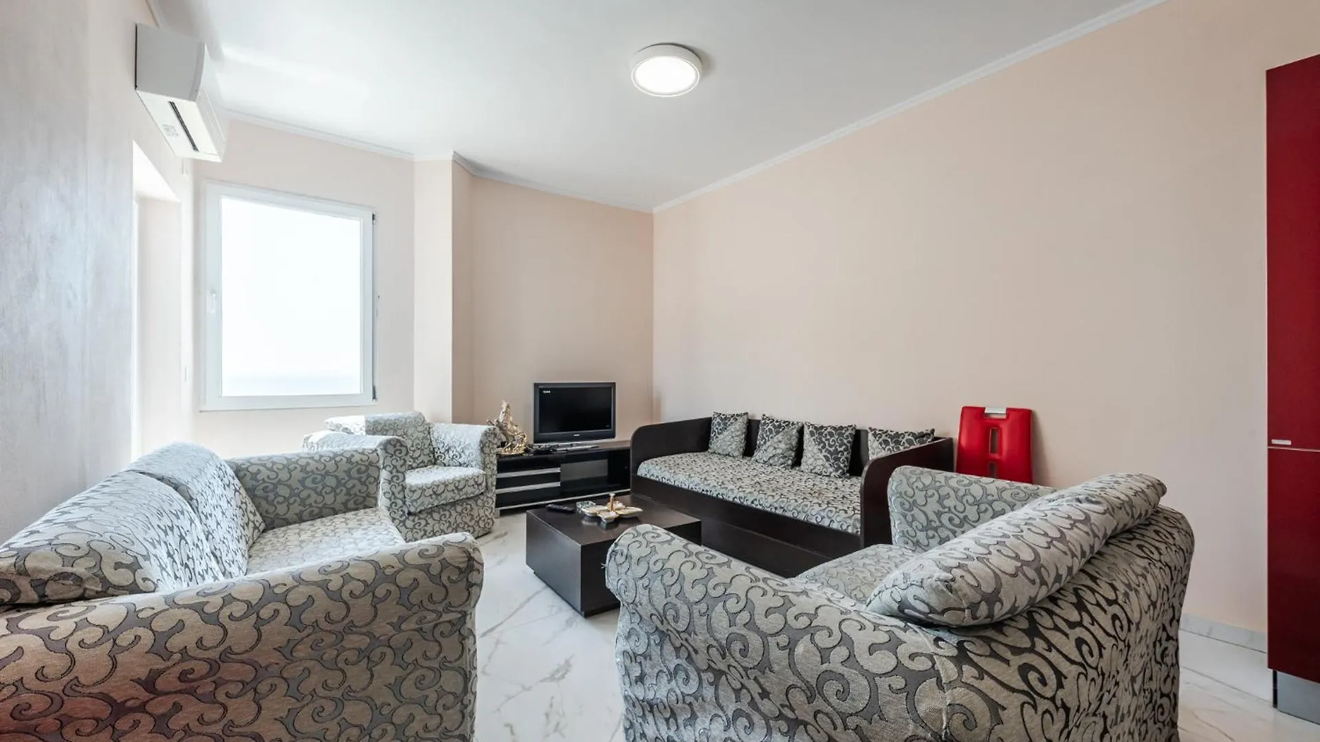 Modern Mirage Apartment Durres 0*,  Albania